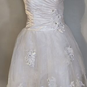 Elegant White Midi Dress